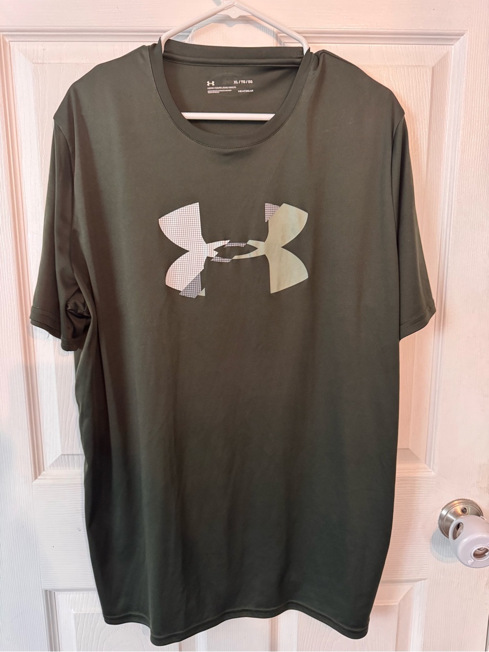 Like New - Under Armour Men's Olive Green Logo Short Sleeve Tee